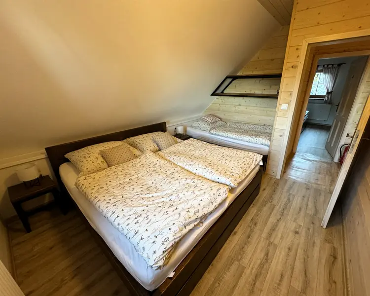 Druhá dvoulůžková ložnice